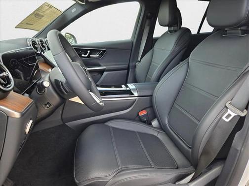 2026 Mercedes-Benz GLC 300 Base