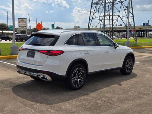 2026 Mercedes-Benz GLC 300 Base
