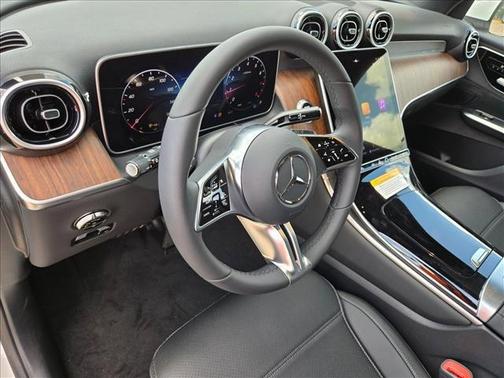 2026 Mercedes-Benz GLC 300 Base