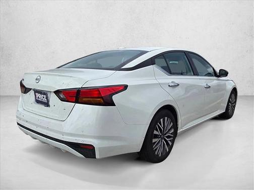 Glacier White 2025 Nissan Altima SV FWD