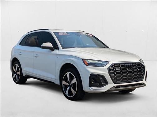 2022 Audi Q5 45 S line Premium Plus