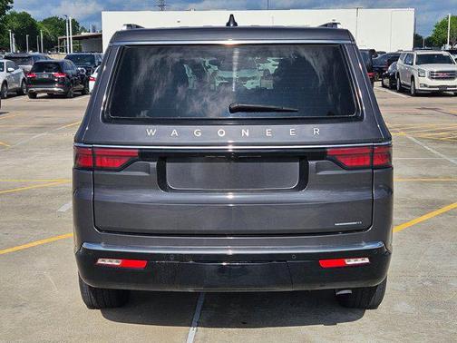 Baltic Gray Metallic Clearcoat 2024 Jeep Wagoneer Series II 4x2