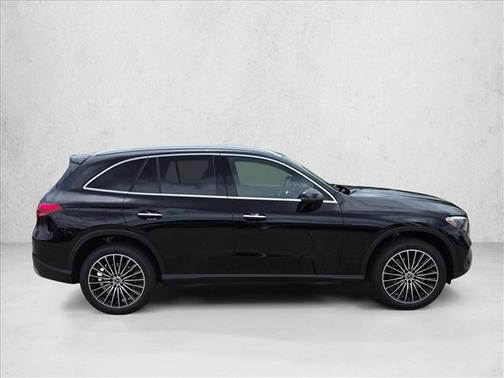 Graphite Grey Metallic 2026 Mercedes-Benz GLC 300 Base