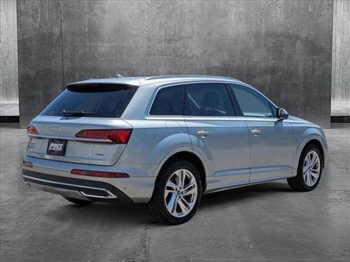 2024 Audi Q7 55 Premium Plus