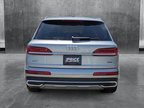 2024 Audi Q7 55 Premium Plus