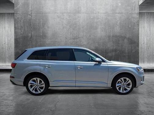 2024 Audi Q7 55 Premium Plus
