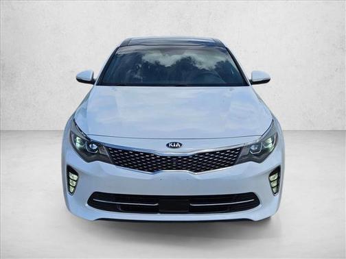 Snow White Pearl 2018 Kia Optima SX Turbo