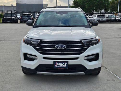 Star White Metallic Tri-Coat 2023 Ford Explorer XLT
