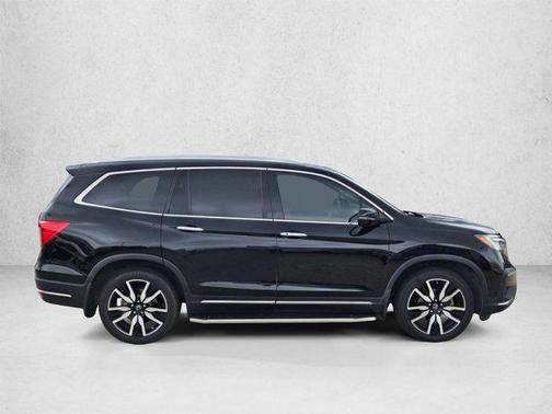 Crystal Black Pearl 2022 Honda Pilot AWD Elite