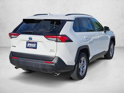 Ice Cap 2024 Toyota RAV4 Hybrid XLE