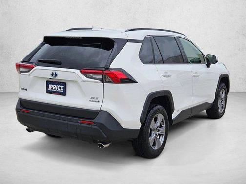 Ice Cap 2024 Toyota RAV4 Hybrid XLE