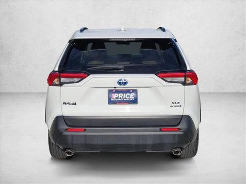 Ice Cap 2024 Toyota RAV4 Hybrid XLE