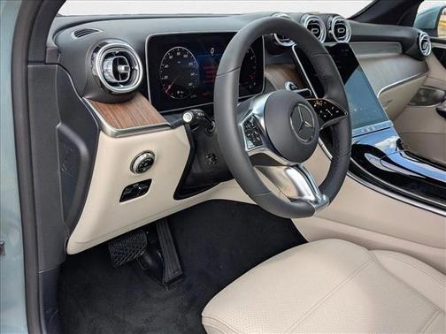2026 Mercedes-Benz GLC 300 Base