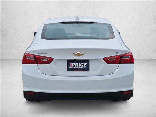 Summit White 2024 Chevrolet Malibu FWD 1LT