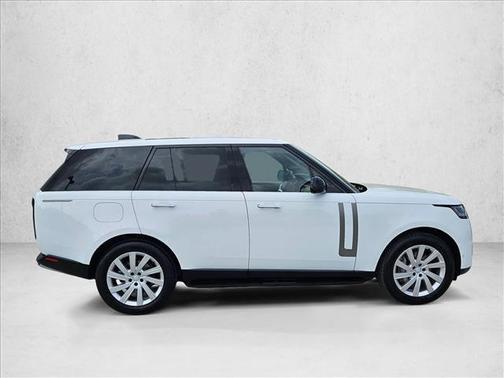 White 2024 Land Rover Range Rover P400 SE