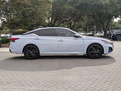 2023 Nissan Altima SR FWD