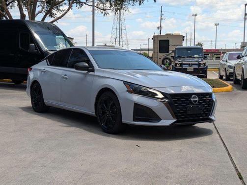 2023 Nissan Altima SR FWD