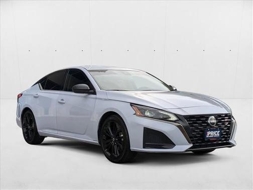 2023 Nissan Altima SR FWD
