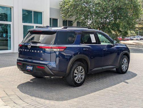 2024 Nissan Pathfinder SV FWD