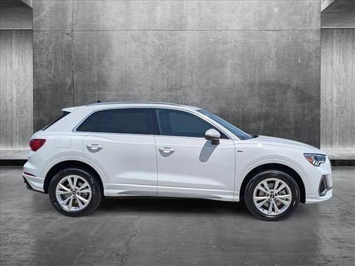 2024 Audi Q3 Premium 45 TFSI S line quattro Tiptronic