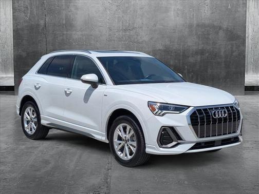 2024 Audi Q3 Premium 45 TFSI S line quattro Tiptronic
