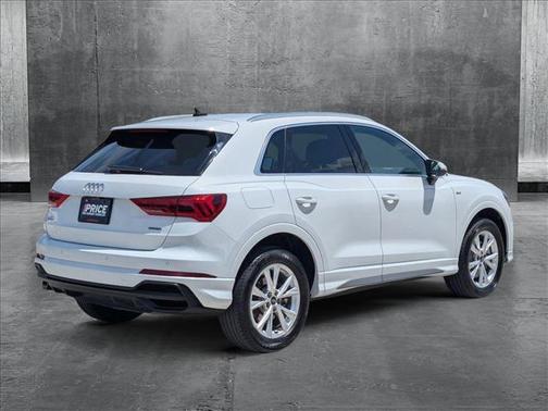 2024 Audi Q3 Premium 45 TFSI S line quattro Tiptronic