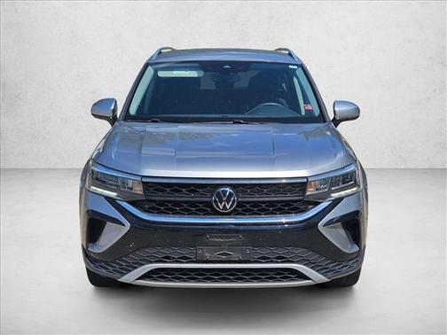 Pure Gray 2024 Volkswagen Taos 1.5T SE