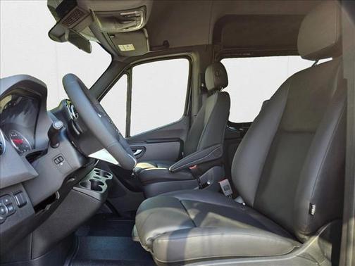 2025 Mercedes-Benz Sprinter 2500 Standard Roof