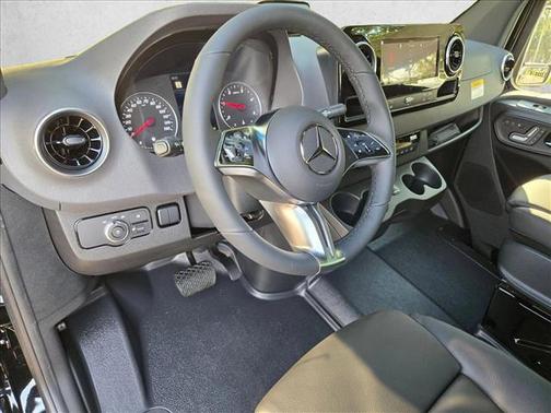 2025 Mercedes-Benz Sprinter 2500 Standard Roof