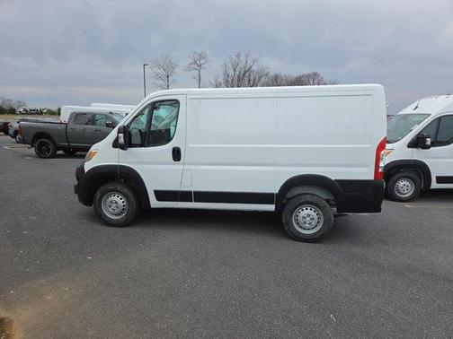 Bright White Clearcoat 2026 RAM ProMaster 1500 Low Roof