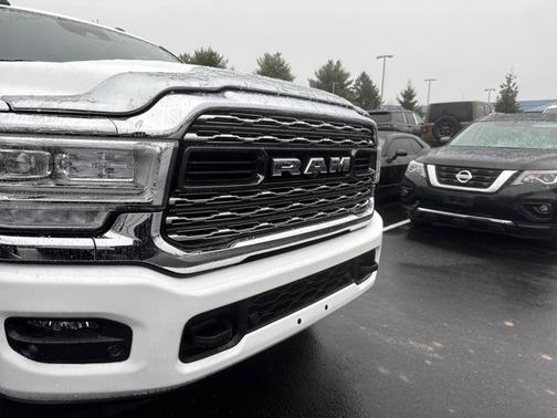 2023 RAM 2500 Limited Crew Cab 4x4 64' Box