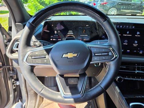 Sterling Gray Metallic 2024 Chevrolet Traverse LT