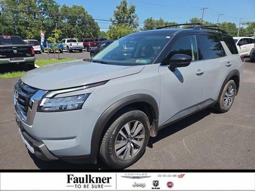 2t Gry Blk Roof 2024 Nissan Pathfinder SL
