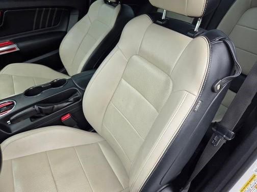 White Platinum Clearcoat Metallic 2017 Ford Mustang GT Premium