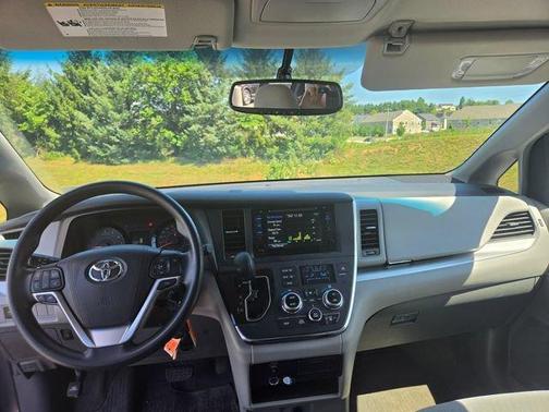 Predawn Gray Mica 2017 Toyota Sienna LE
