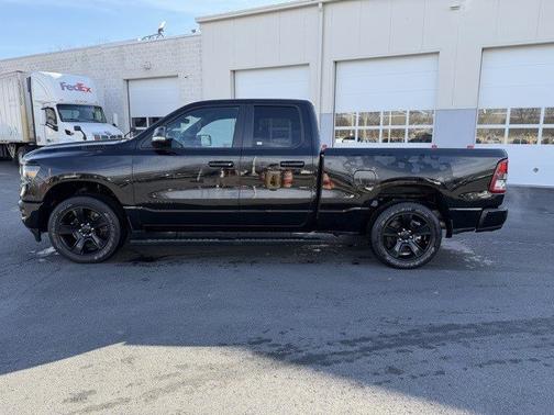 2022 RAM 1500 Big Horn Quad Cab 4x4 64' Box