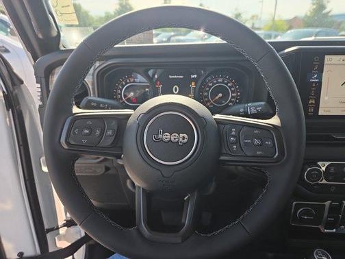 Bright White Clearcoat 2026 Jeep Gladiator 85th Anniversary Edition