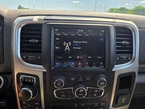 Brilliant Black Crystal Pearlcoat 2018 RAM 1500 Big Horn