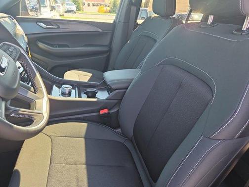 Velvet Red Pearlcoat 2026 Jeep Grand Cherokee Laredo X