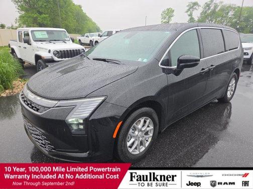 Diamond Black 2027 Chrysler Pacifica SELECT