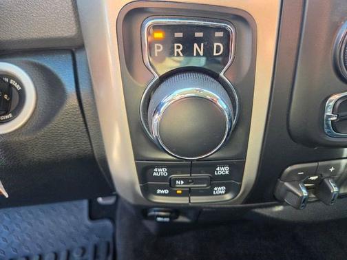Brilliant Black Crystal Pearlcoat 2017 RAM 1500 Big Horn