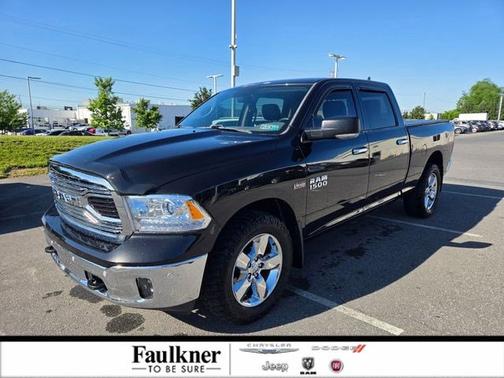 Brilliant Black Crystal Pearlcoat 2017 RAM 1500 Big Horn