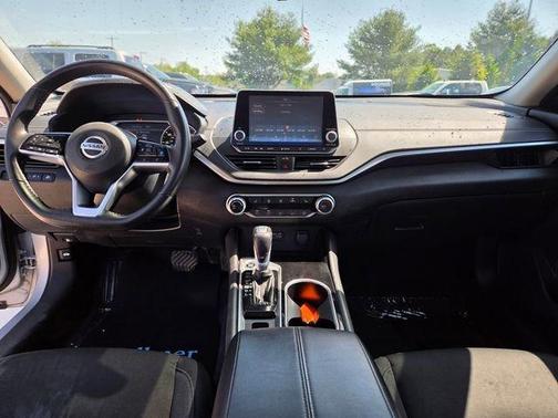 Brilliant Silver Metallic 2022 Nissan Altima 2.5 SV