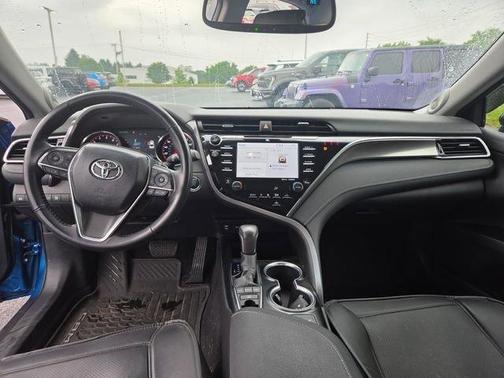Blue Streak / Midnight Black Metallic 2018 Toyota Camry XSE