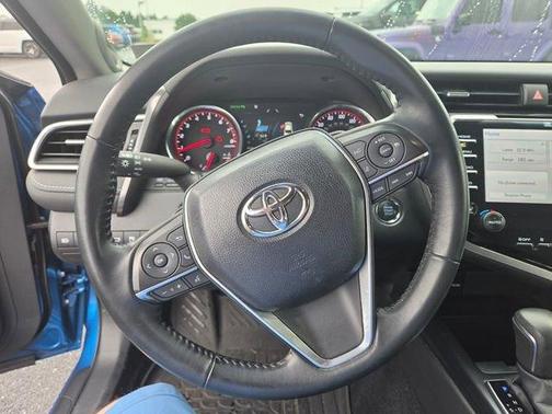 Blue Streak / Midnight Black Metallic 2018 Toyota Camry XSE