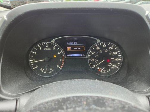 Glacier White 2018 Nissan Pathfinder SV