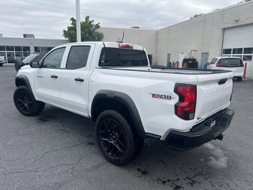 Summit White 2023 Chevrolet Colorado Trail Boss
