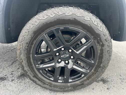Summit White 2023 Chevrolet Colorado Trail Boss