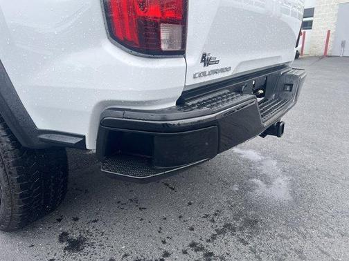 Summit White 2023 Chevrolet Colorado Trail Boss