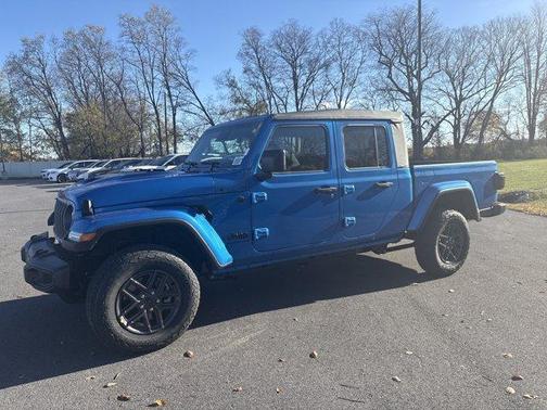Hydro Blue Pearlcoat 2026 Jeep Gladiator Sport